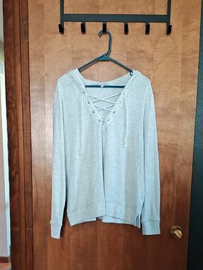 cupcakes & cashmere Light Gray Lace-Up Hoodie